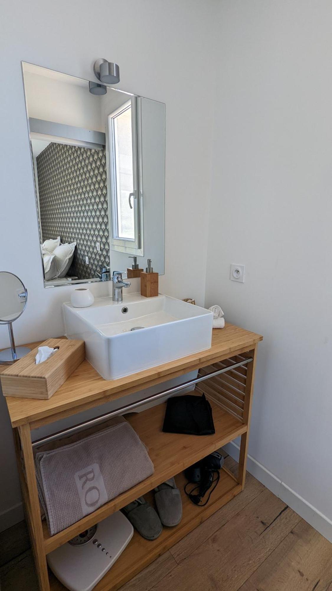 Chambre L A Tavel Exterior photo